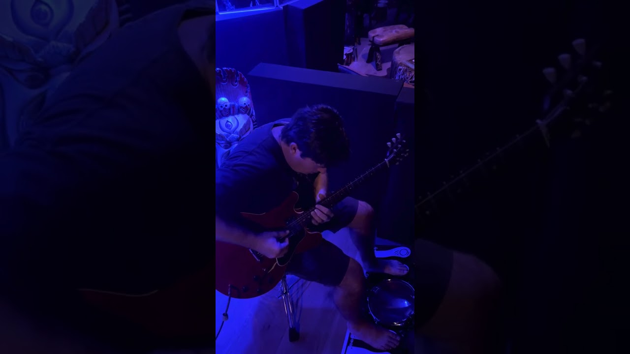 One Man Band - Slow Blues in G with Gibson ES335 and Farmer Foot Drum