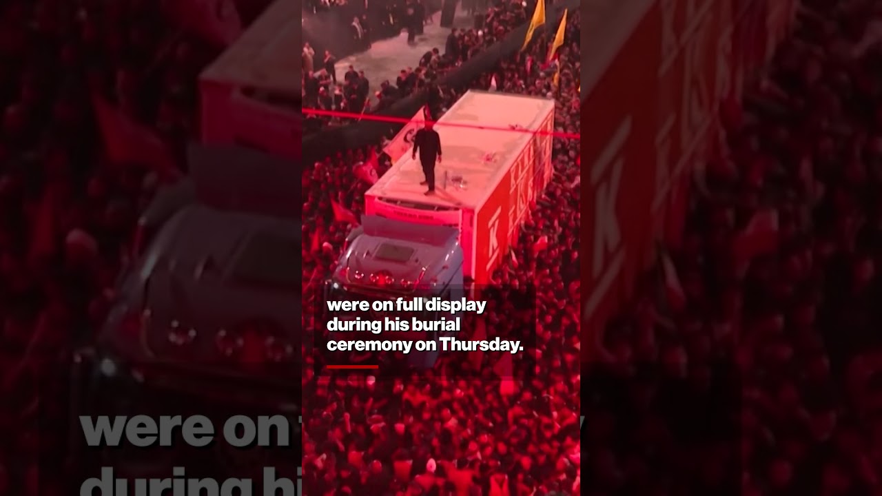 Iranians Unfurl Chilling Banner W/ Trump Assassination Threat at Ayatollah Khamenei's Burial #shorts
