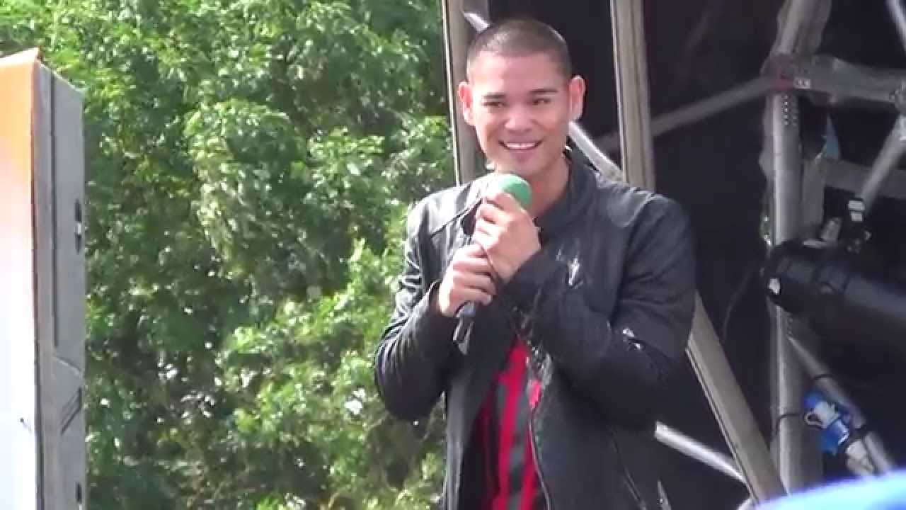 Jay R at the 'Barrio Fiesta Sa London 2015' (Original Footage)