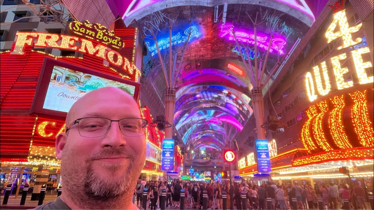 BIG T LAS VEGAS FREAKMONT STREET FUNKY FRIDAY