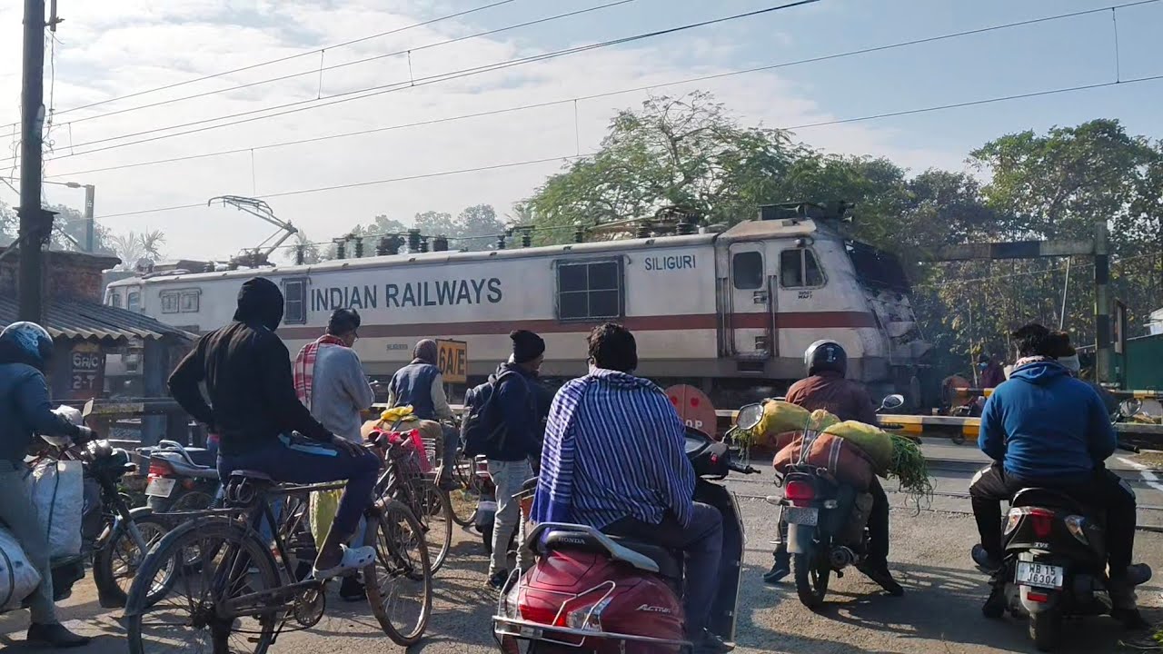 লোকাল ও পুরি এক্সপ্রেস