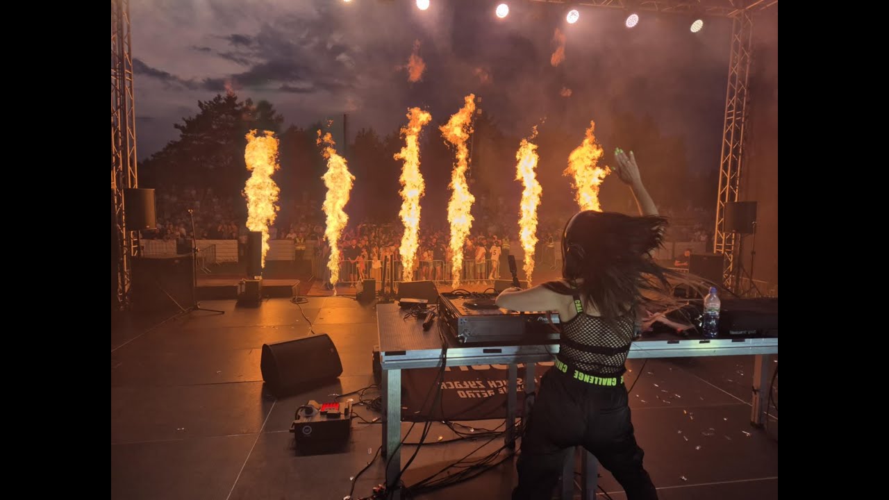 SOFi ft. D-BOMB  - Koniec ( FESTIVAL MIX )