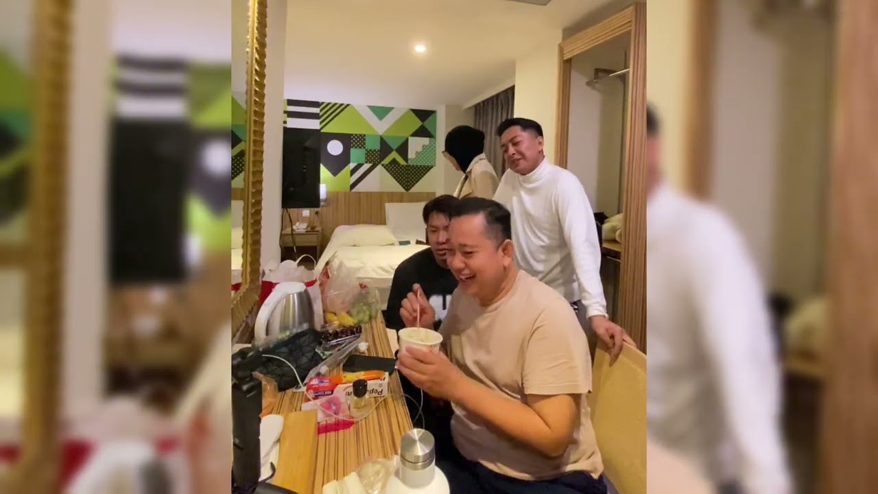 EKSPRESI ‼️ TEMEN KU KETIKA MAKAN TAHU BUSUK