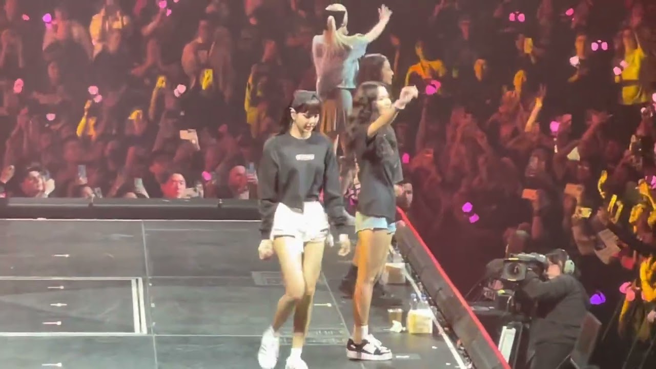 BLACKPINK - STAY | Chicago 2022 BORN PINK WORLD TOUR Day 1