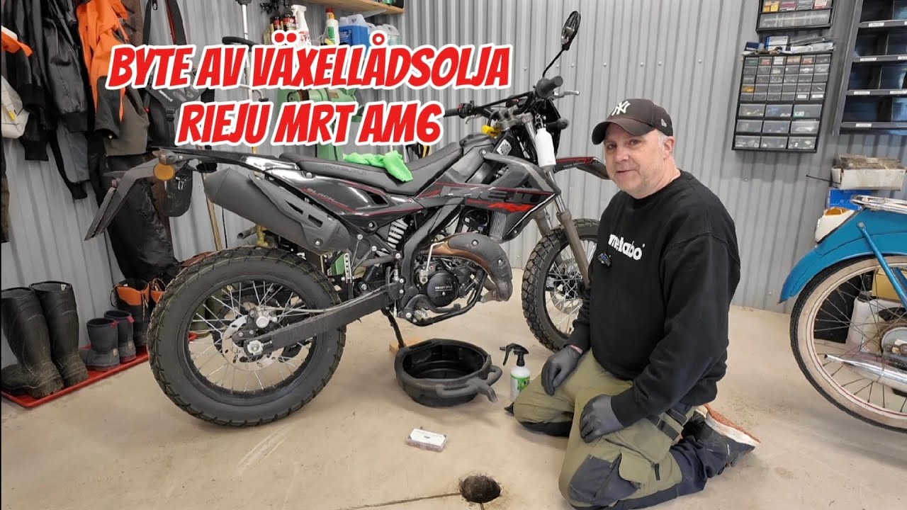 Byte av växellådsolja Rieju MRT AM6