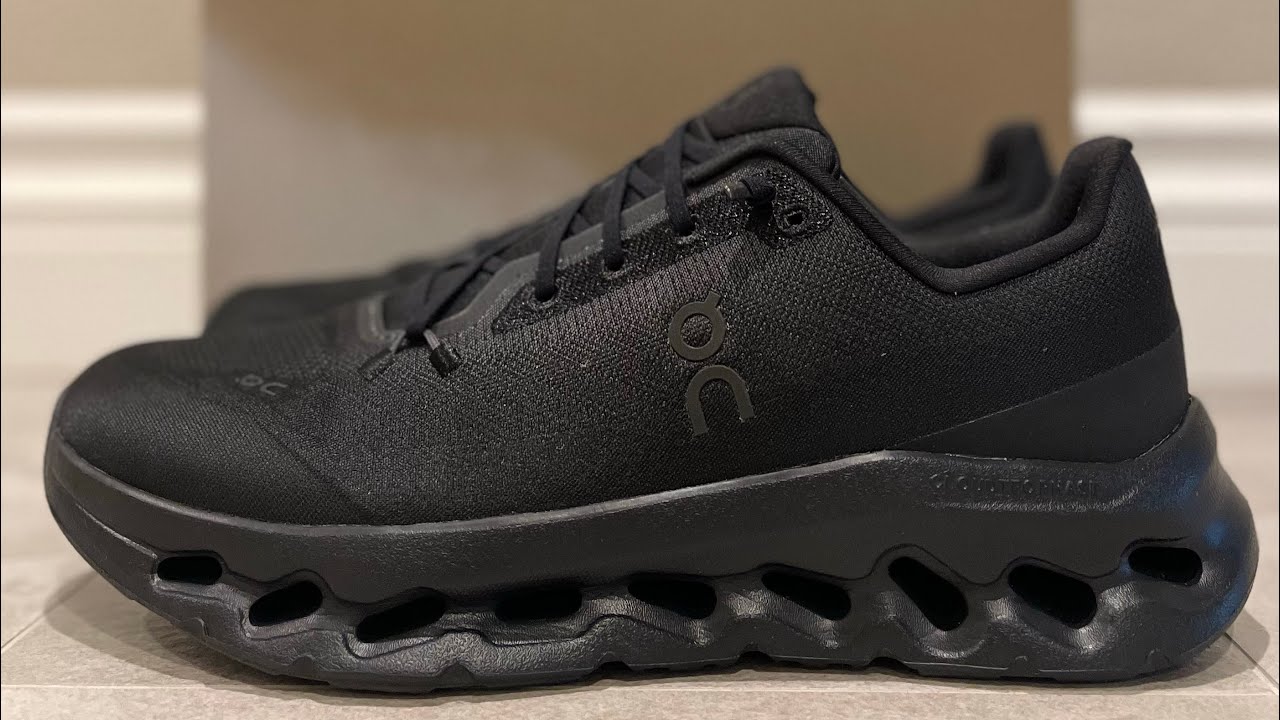 ON CLOUDTILT RUNNING SNEAKERS (Black)