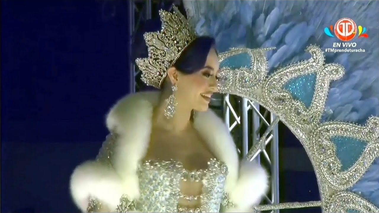 Calle arriba de las tablas paseo nocturno domingo de carnaval 2025