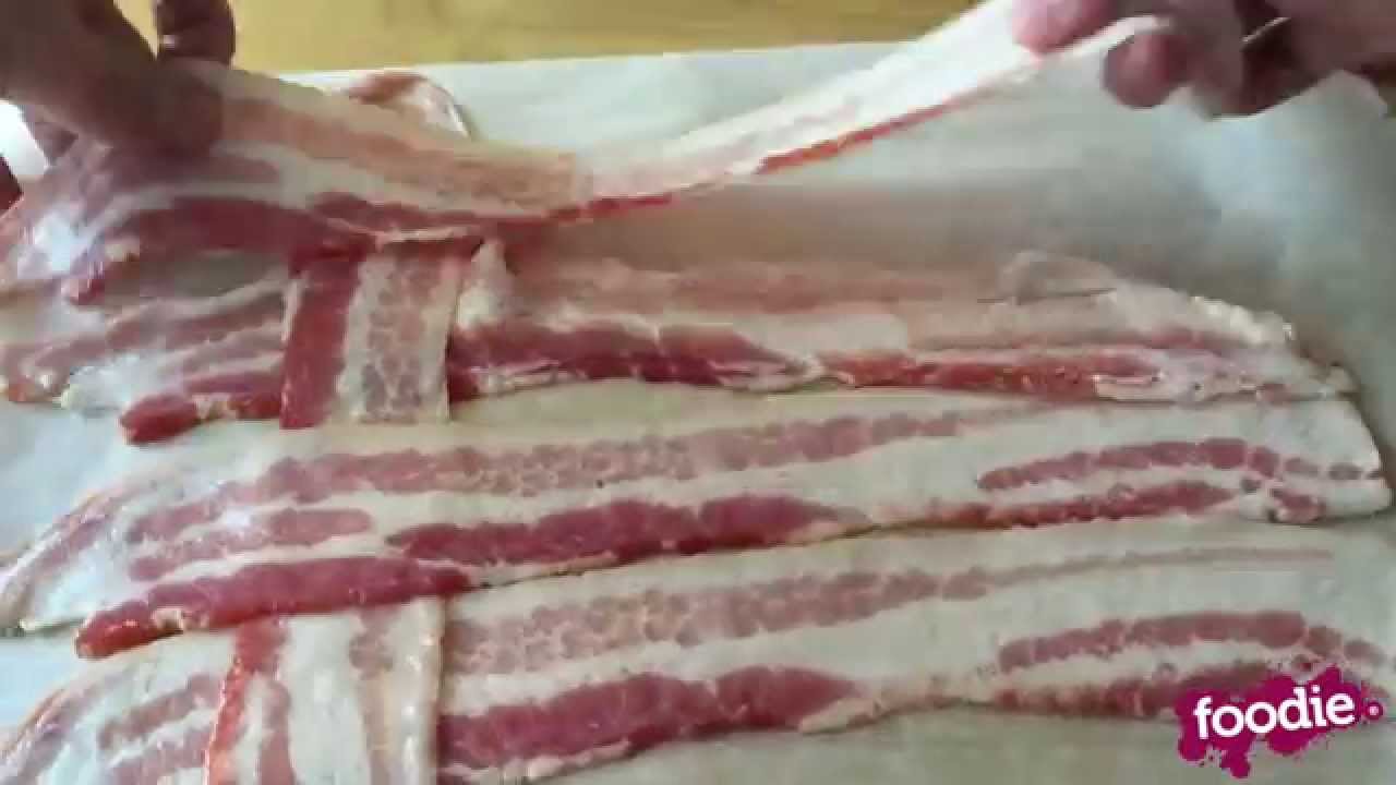 Making bacon shell tacos with Macaroni and Cheese