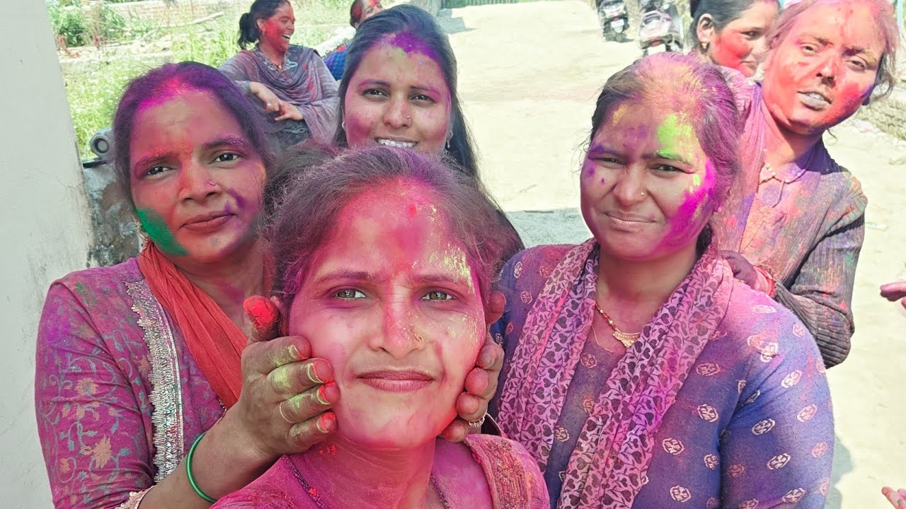 आज होली में खूब मस्ती की, रंगों में पूरी तरह रंग गयॆ|| Garhwali Vlog || Lacchi Chauhan Vlogs