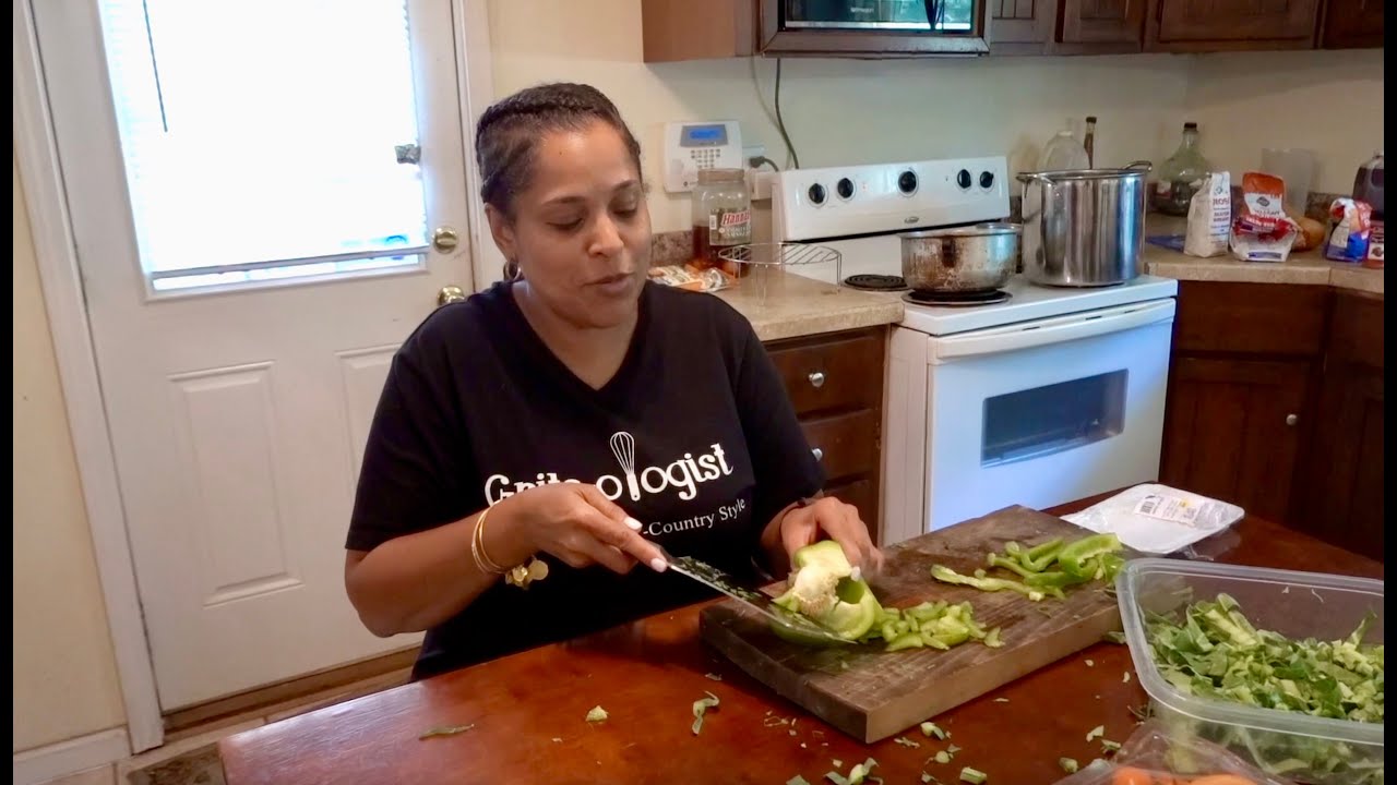 NIECE MUFFIN MAKE COLLARD GREENS SAMICHES (Country Style)