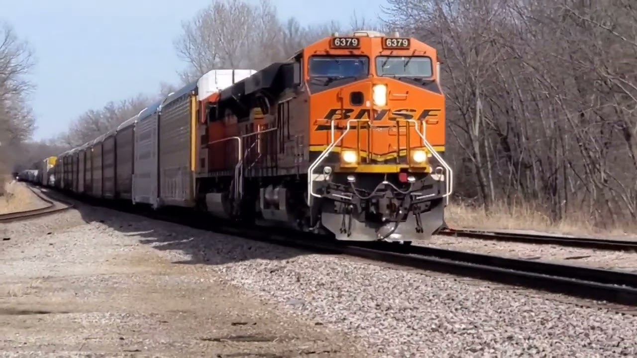HD:TRAINS IN PAOLA, KS & MORE(NEW LOCATIONS)! 25th anniversary unit, H1 leader, H2 Mac, SD60M & more