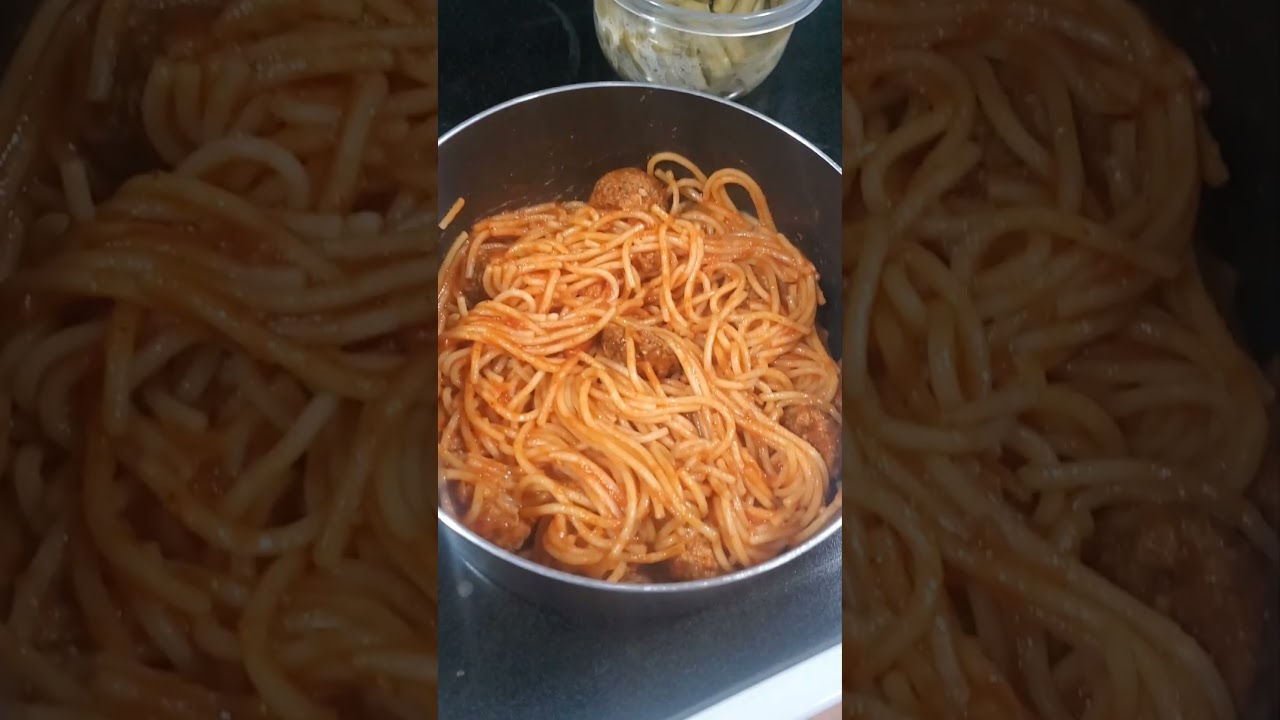 Meal for the day: Spaghetti, plant based meatballs, green beans & cornbread muffins 