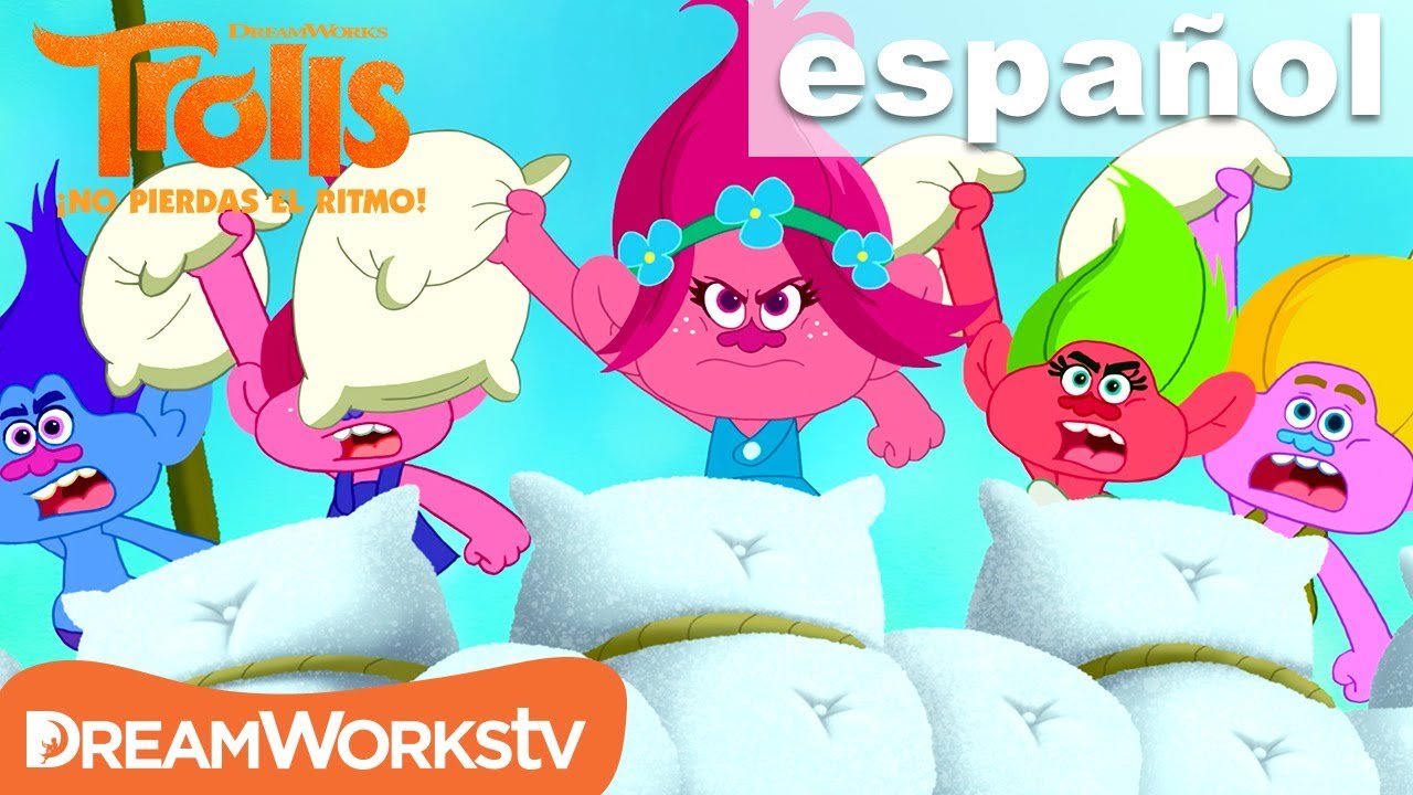 Guerra de almohadas épica | TROLLS: ¡NO PIERDAS EL RITMO! @DreamWorksTVEspañol