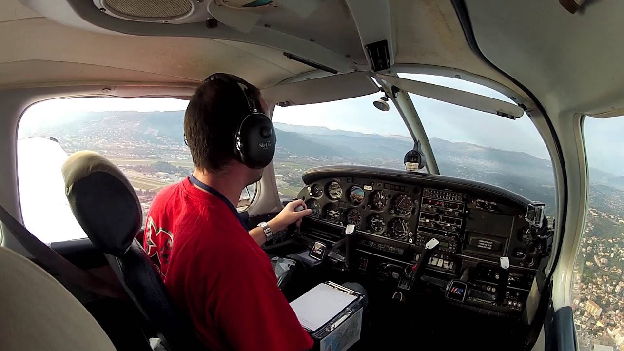 ✈ GoPro: Piper 28 Warrior II Lerins' Islands (LFMD)