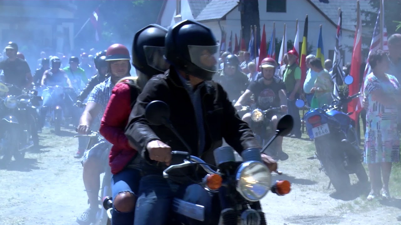 Pastendē sabrauc senie motocikli