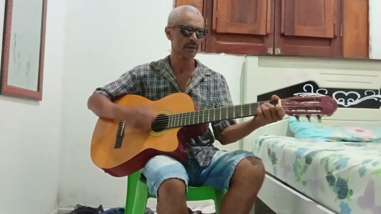 Música do Bruno e Marrone, dormi na praça.    #foryou #musica #viral 