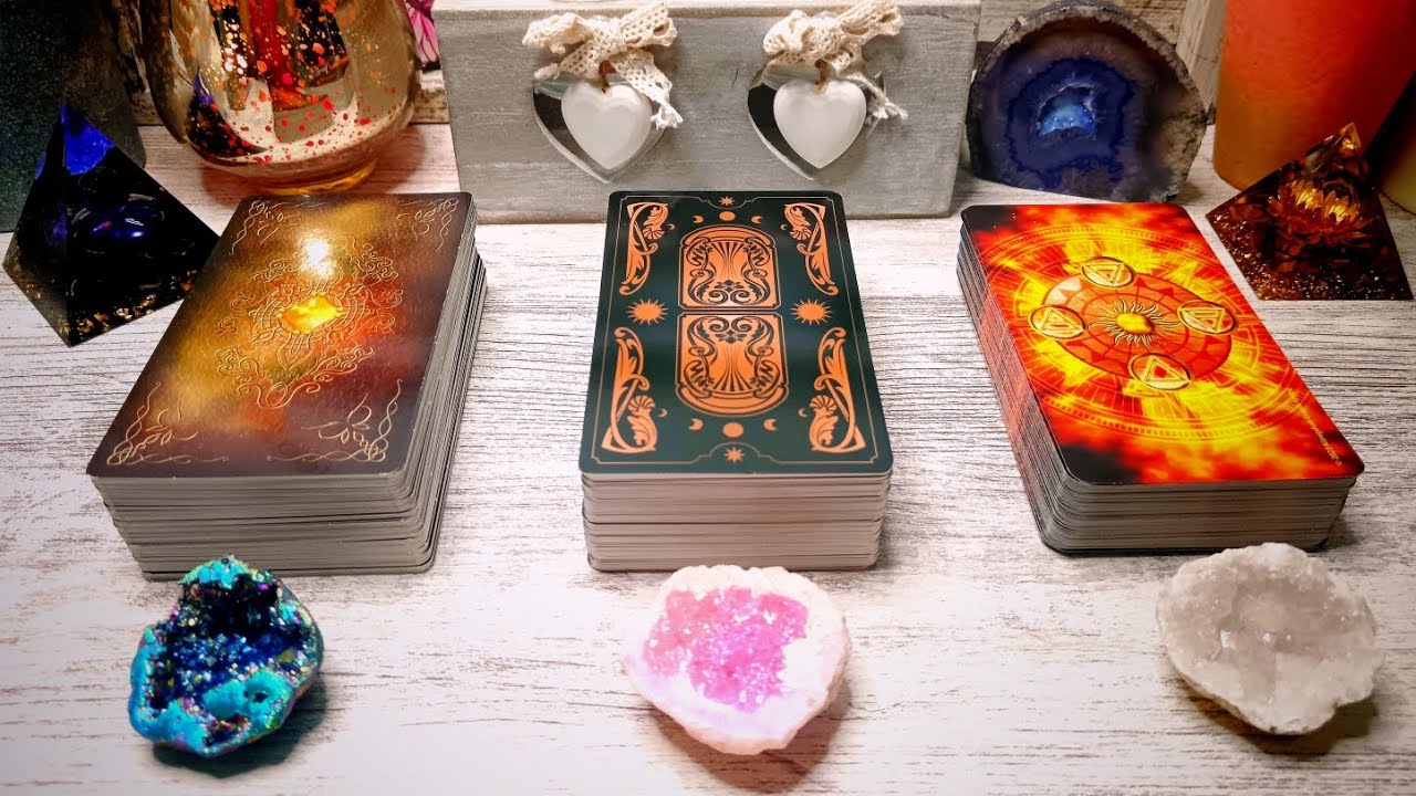 💘QUÉ INTENCIONES TIENE REALMENTE CONTIGO? QUÉ SIENTE?💕Tarot atemporal /interactivo