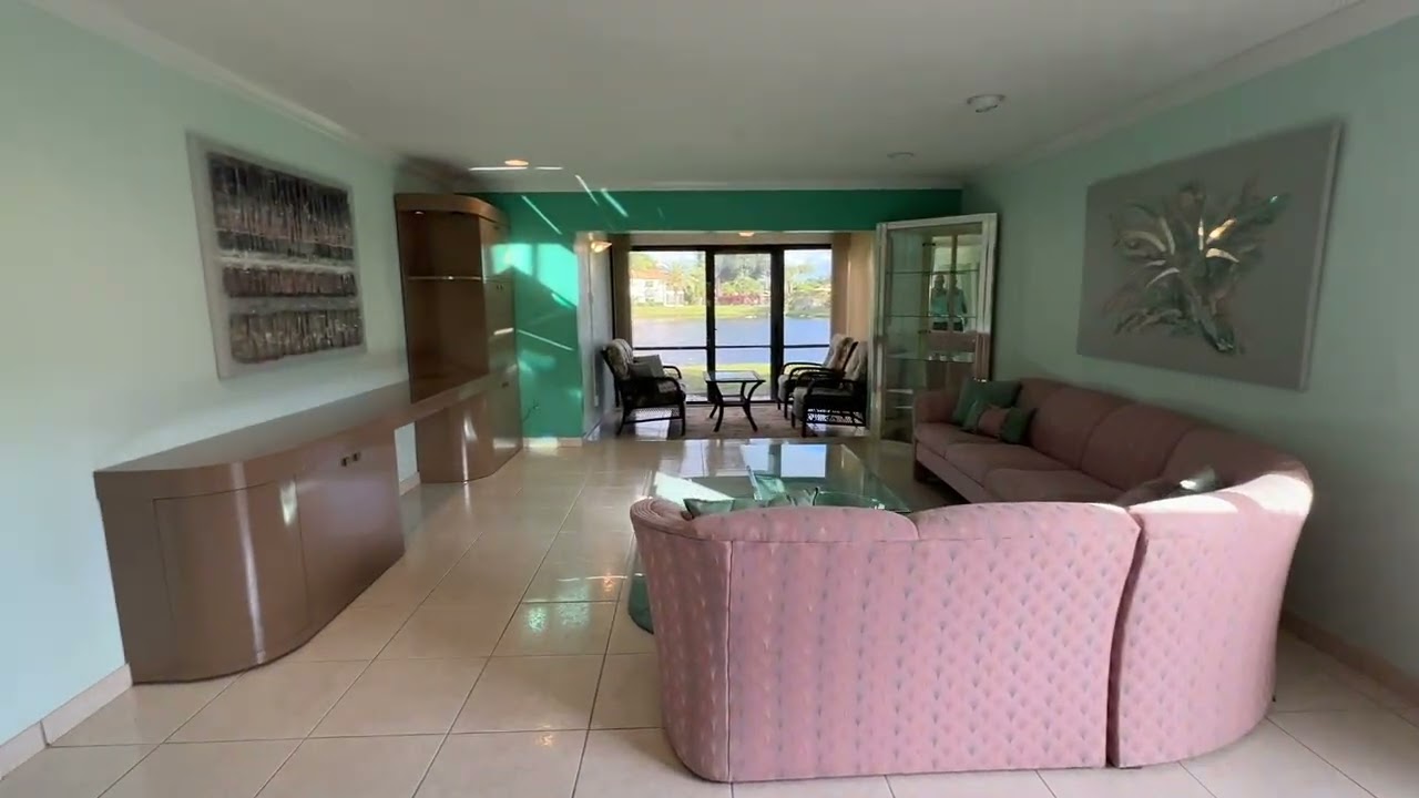 9289 Vista Del Lago #G