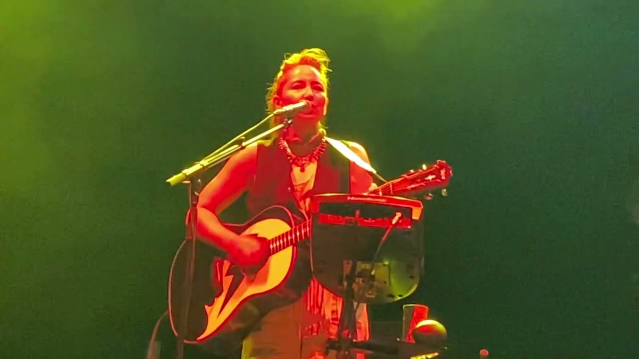 KT Tunstall: “Hold On/Walk Like An Egyptian” Cure Insurance Arena Trenton, New Jersey 10/11/25