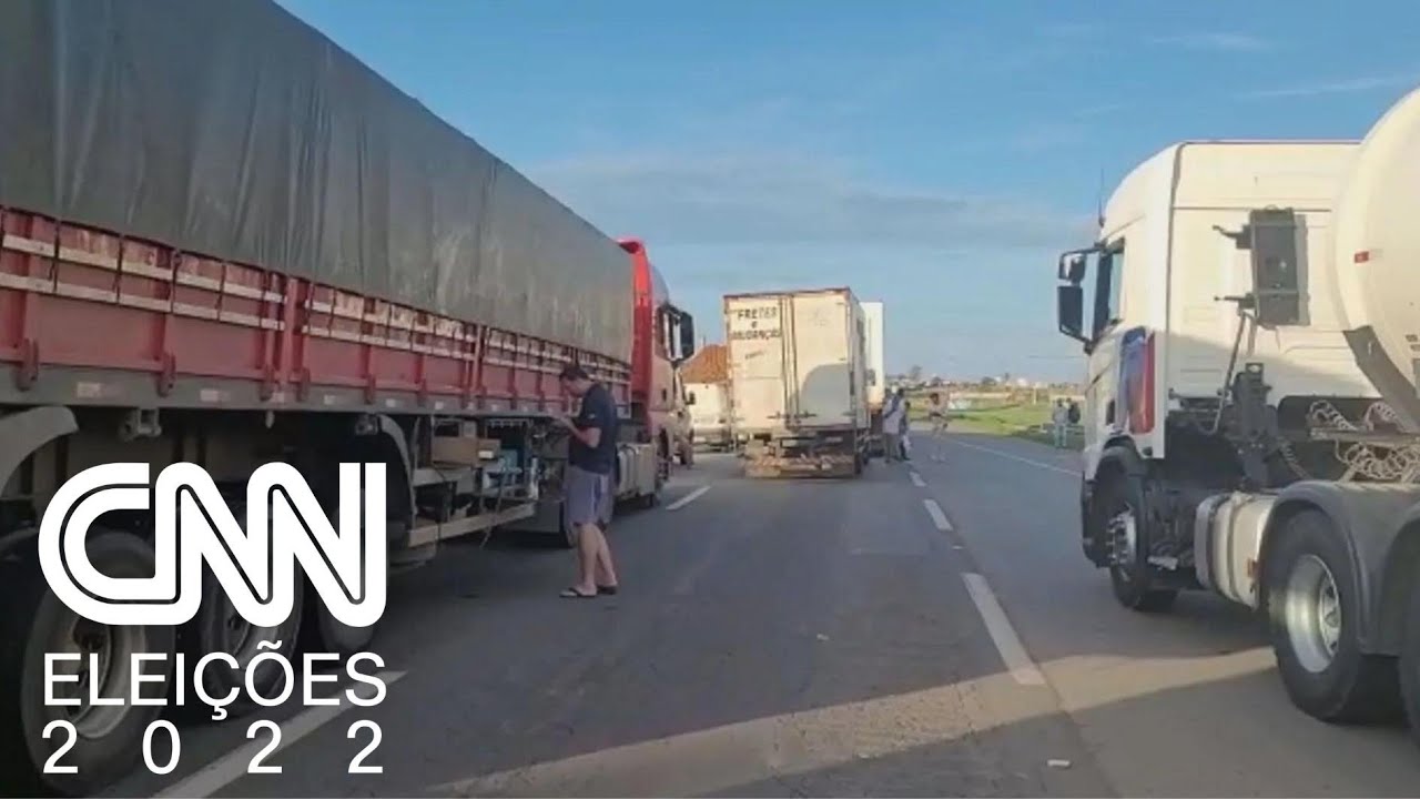 Moraes manda PRF desbloquear rodovias ocupadas por bolsonaristas | JORNAL DA CNN