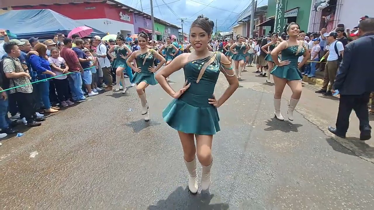 INSTITUTO NACIONAL THOMAS JEFFERSON DESFILE DEL 15 DE SEPTIEMBRE