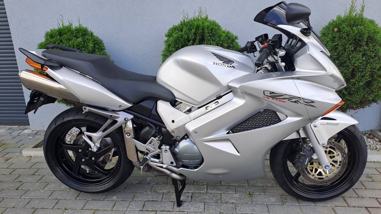 Honda vfr 800 v-tec tylko 56tys km Super Stan . Nowe opony Bezwypadek.  Sylwmoto Iława tel 500134533