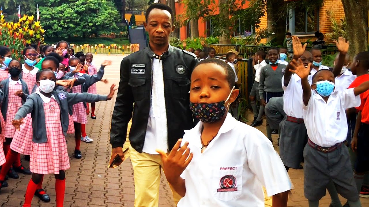 Fresh Kid awangude obwa Prefect. Taata we abadewo nga alayira ku Somero
