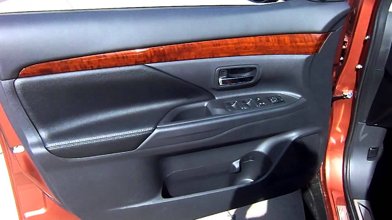 2014 Mitsubishi Outlander GT V6 Start Up, Exterior/ Interior Review