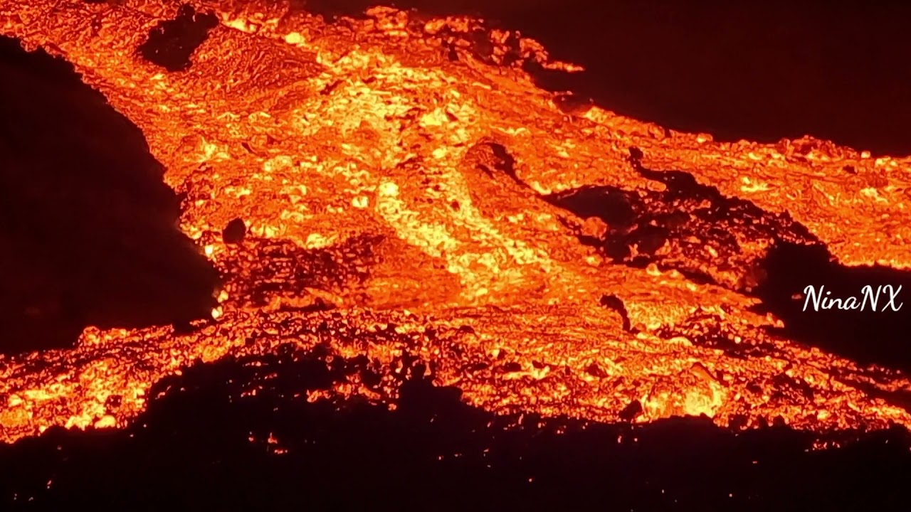 VERY STEEP LAVA FLOWS LOWER INTO THE NATTHAGI VALLEY! 17.09.21 (01.00)