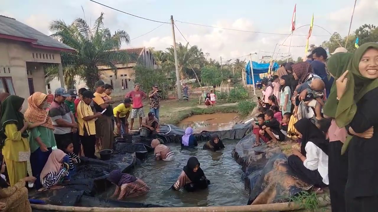 Lomba cari ikan lele ful seru
