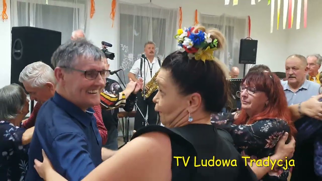 Leszek porwał  kielczaneczkę Wiolę to integracyjnego tańca w Sycynie