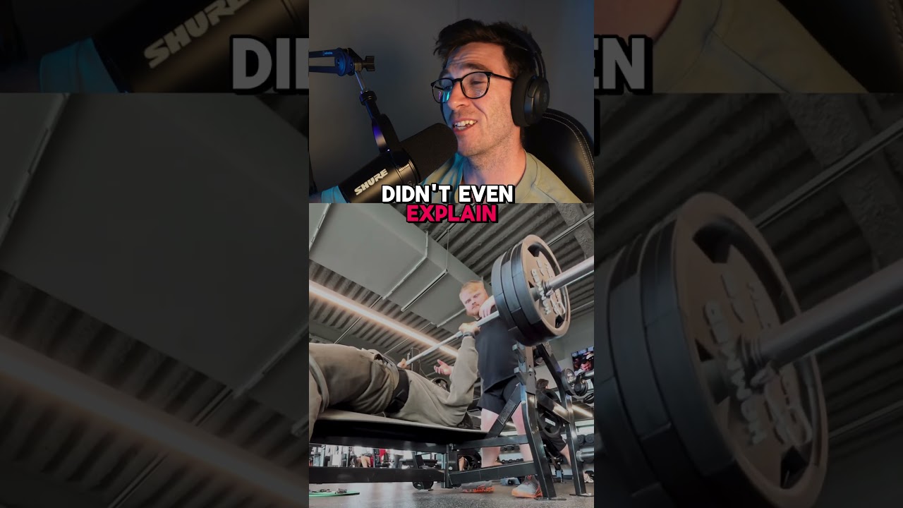 Ему не понравилось, как его заметили во время жима лежа.