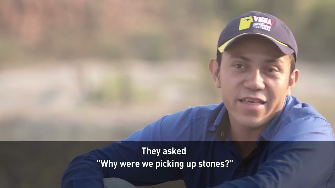 Andres Un cazador de fósiles en Colombia, que nos enseña su colección del Museo al mundo