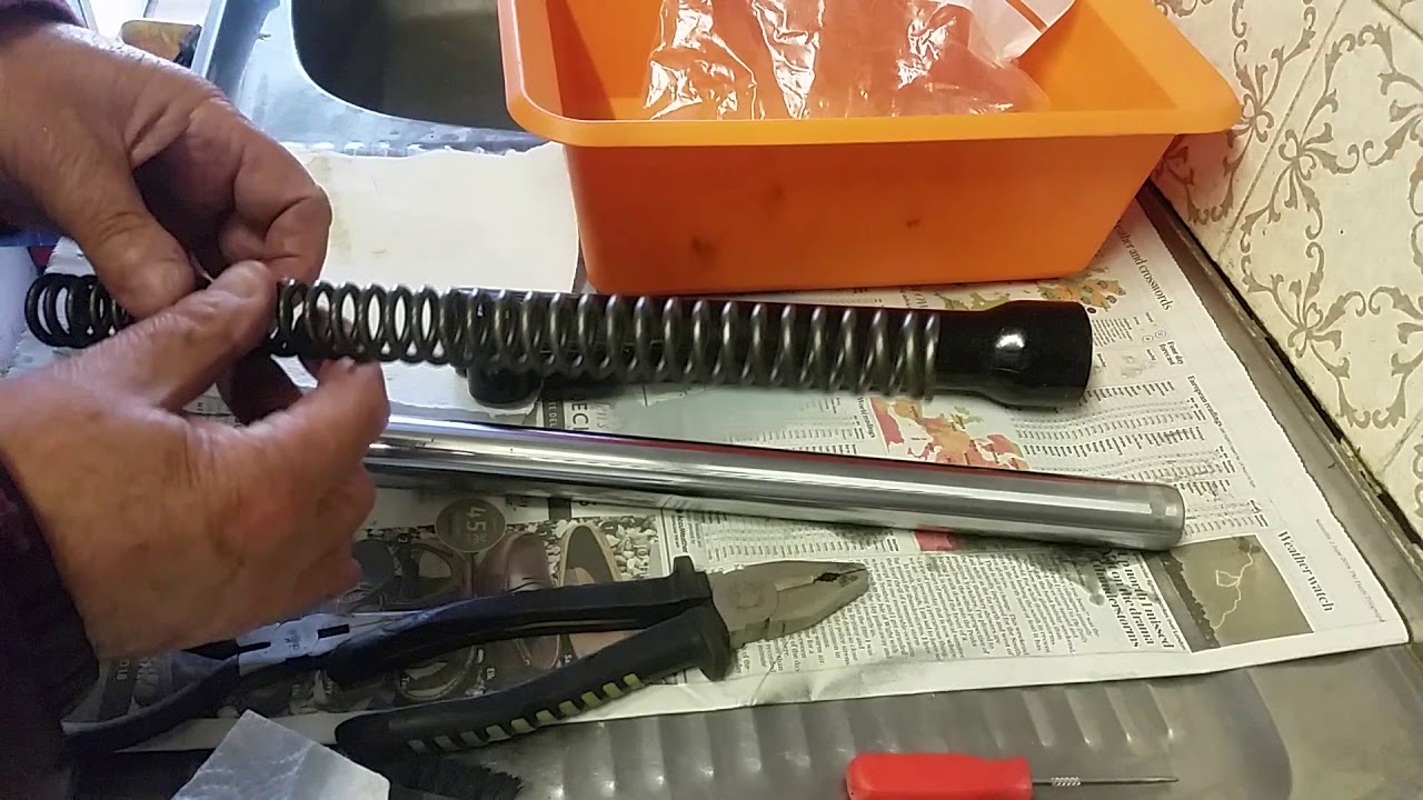 Peugeot Tweet 125cc 2011 Front Forks dismantle
