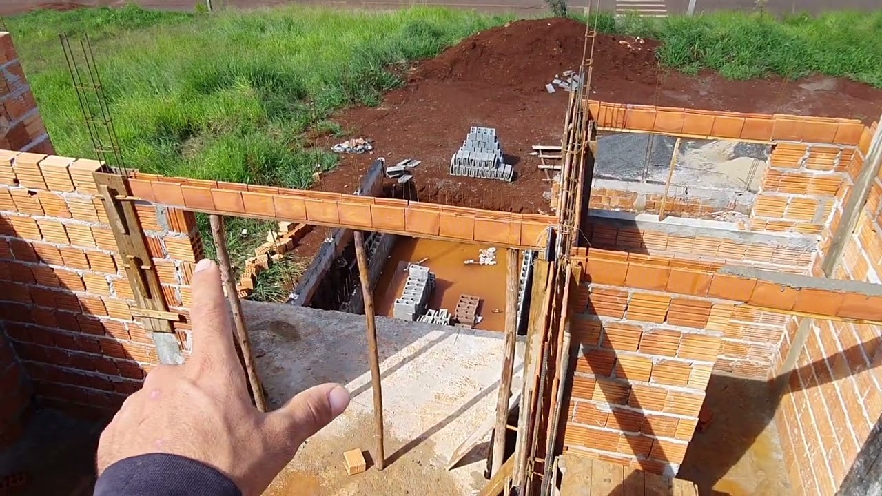 VIGA COM CANALETA, antes de concretar