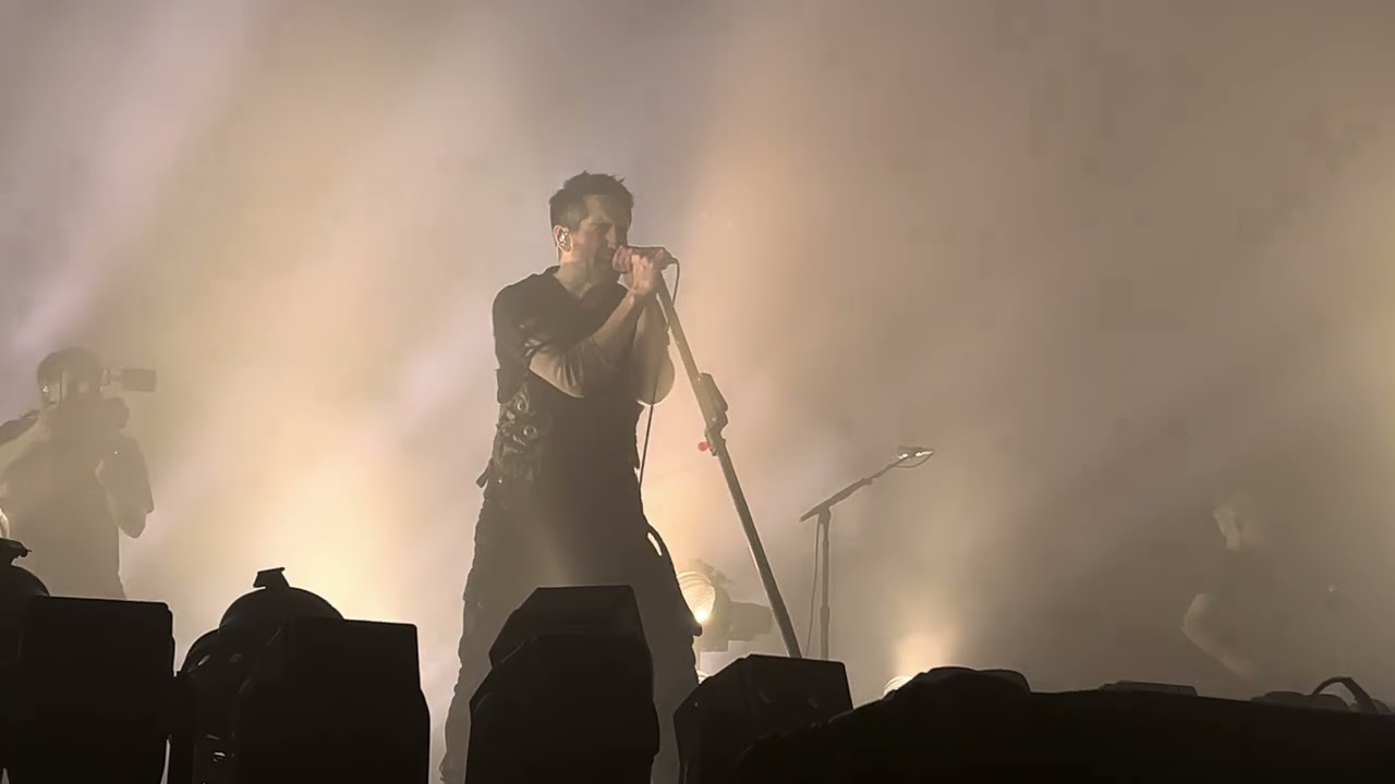 Nine Inch Nails-I’m Afraid Of Americans @ Enterprise Center St. Louis MO 2-25-26