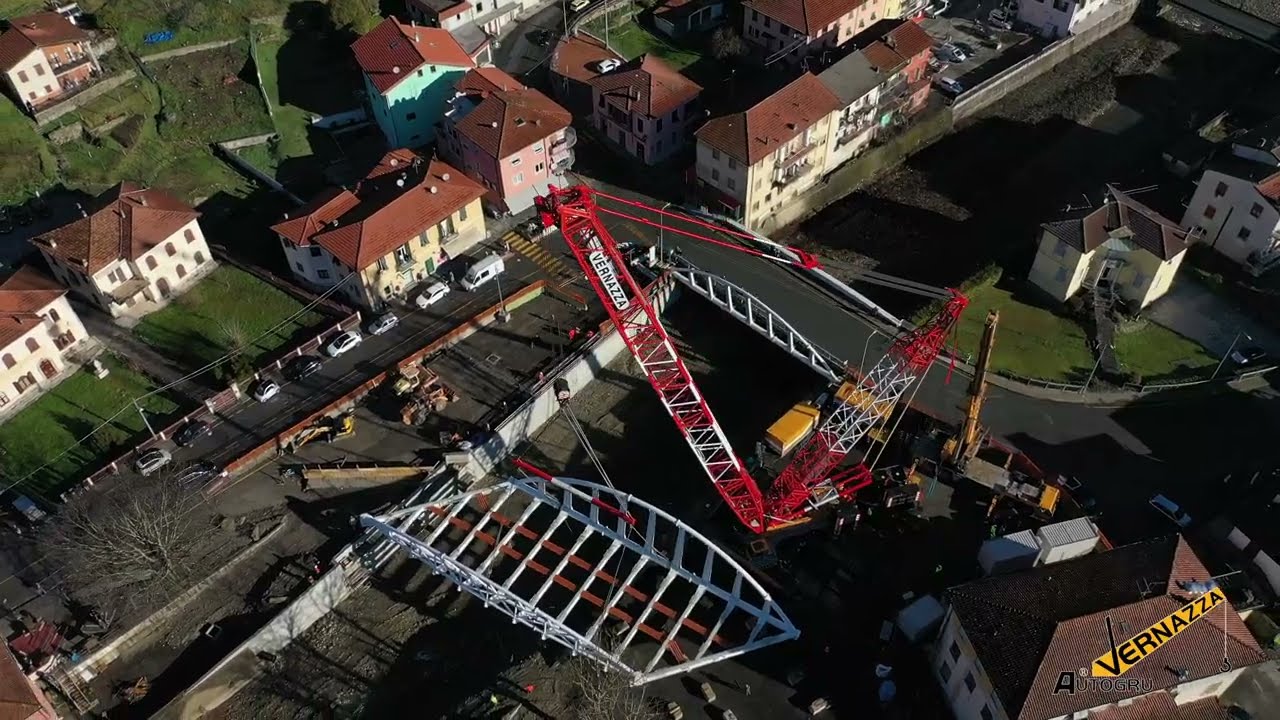 Varo del nuovo ponte che scavalca il torrente Pogliaschina a Borghetto Vara (SP).