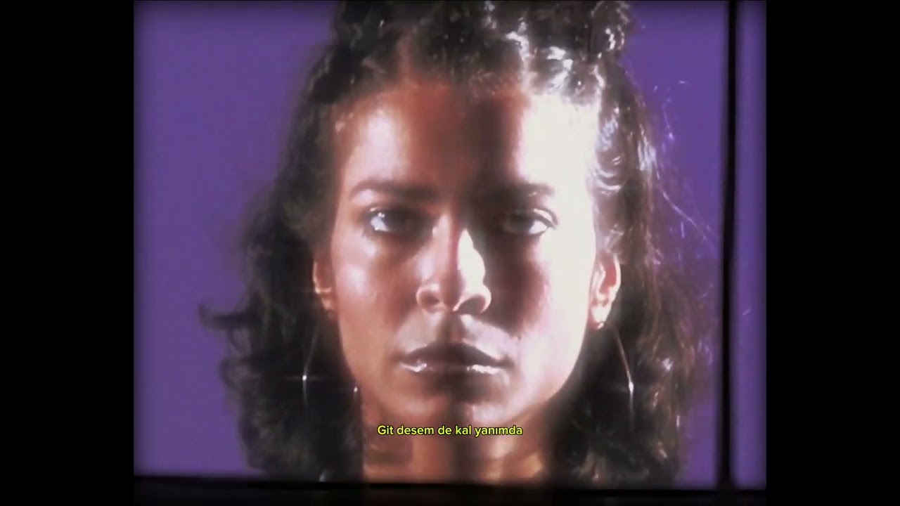 zei - holly (Exclusive Video)
