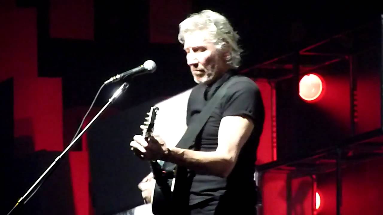 Roger Waters - The Wall @ Gelredome - Arnhem, Holland 8-4-2011 - Full Show Pt 1