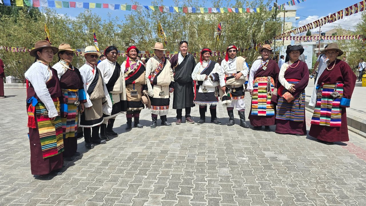 སྲོལ་རྒྱུན་སྒོར་གཞས་ performance on 27th July ལ་དྭགས་བསོད་ནམས་གླིང་ལྷག་དཀར་སྒོར གཞས་ཚོགས་པ་ནས།