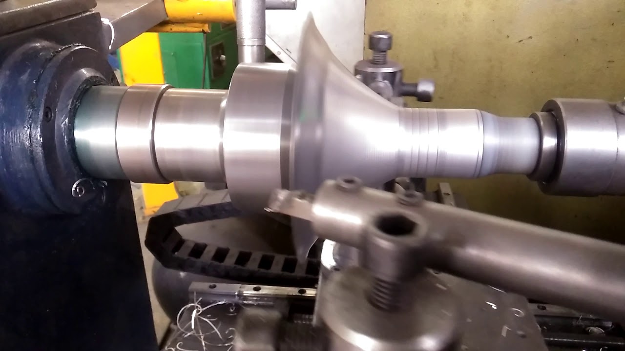 Torno de repuxo CNC Automático - Spot iluminação