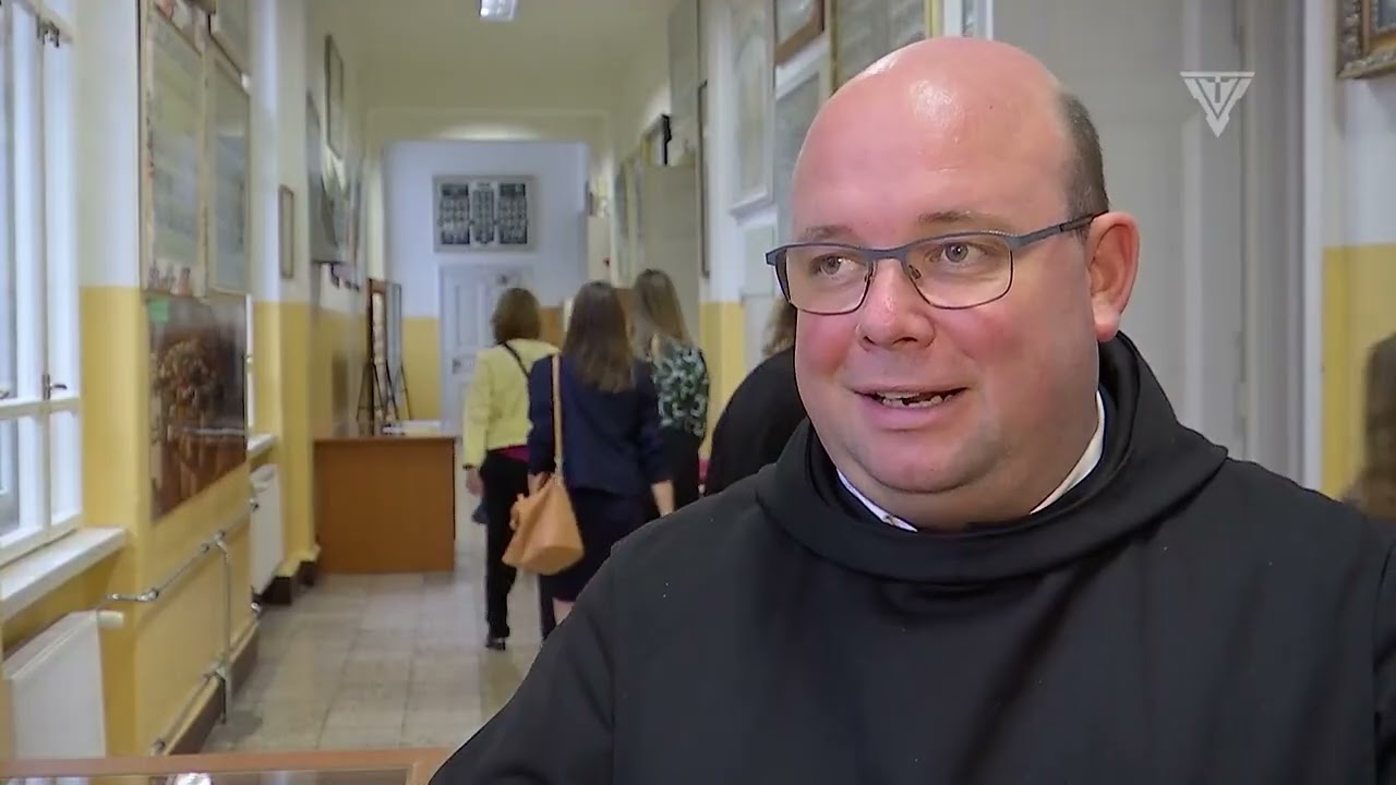 Testvériskolai egyezmény a komáromi Selye János - egykori bencés - Gimnáziummal (2025. 09. 10.)