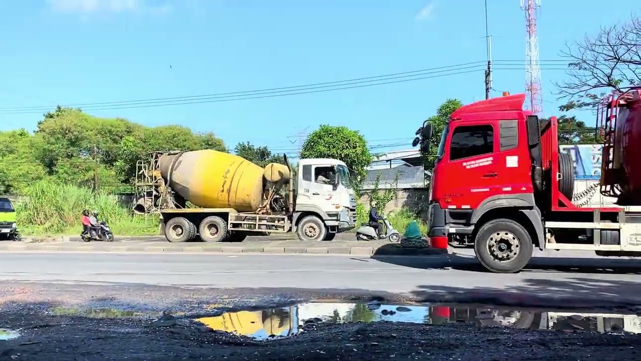 Keren Skill Driver Truck Trailer Manuver Pagi Hari