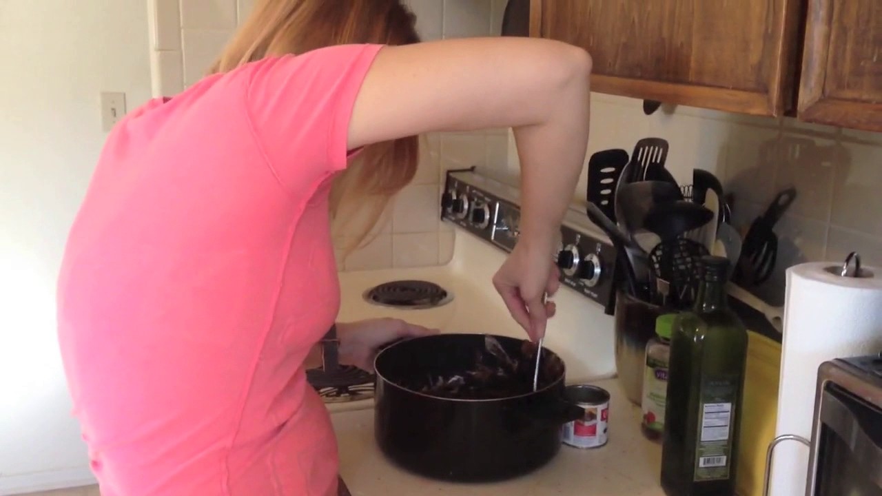 How a Blind Person Makes Fudge