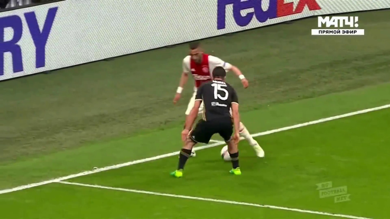 Hakim Ziyech Crazy Reverse Elastico Skill vs Lyon UEL (2016/17) - 1080i