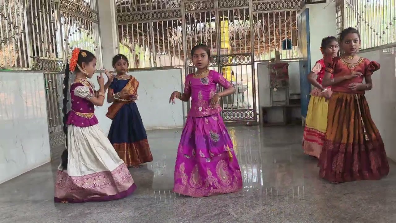 గంగాధరుoడమాలం..........తనువు సర్పజాలం.......