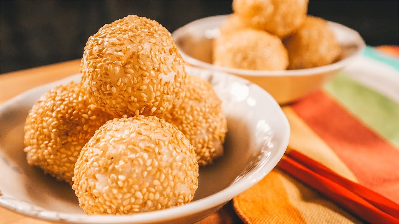 Chinese Sesame Balls with Peanut Butter Filling - Easy Recipe! (香甜花生馅芝麻球)