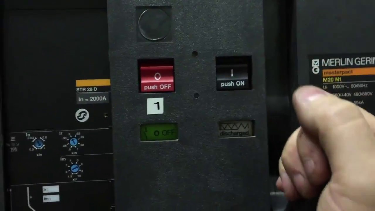 Electricité - MASTERPACT Merlin Gerin Disjoncteur de Puissance