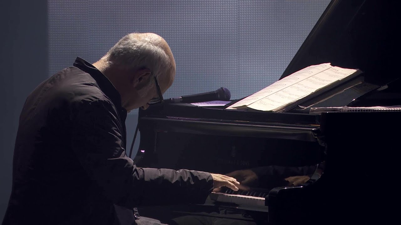 Ludovico Einaudi – Life (Live at iTunes Festival 2013)