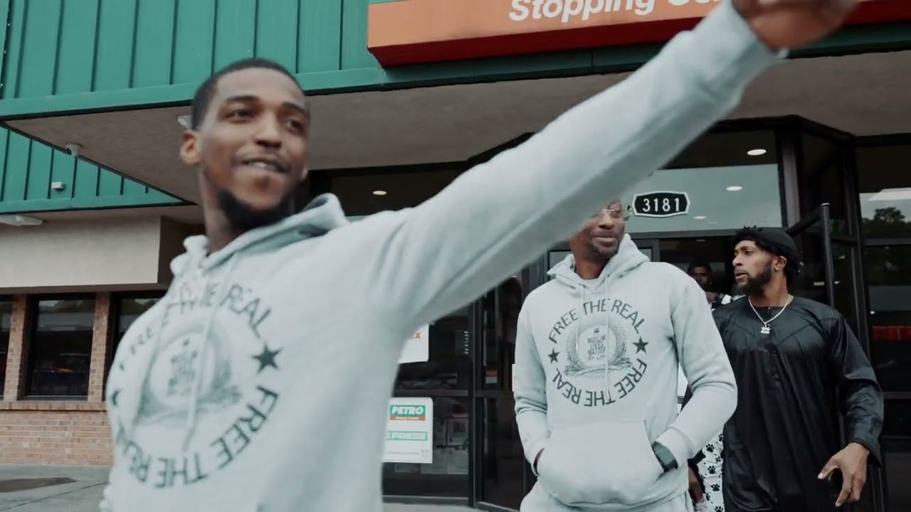 Ralo - Chapter 39 | Helping The Homeless [VLOG]